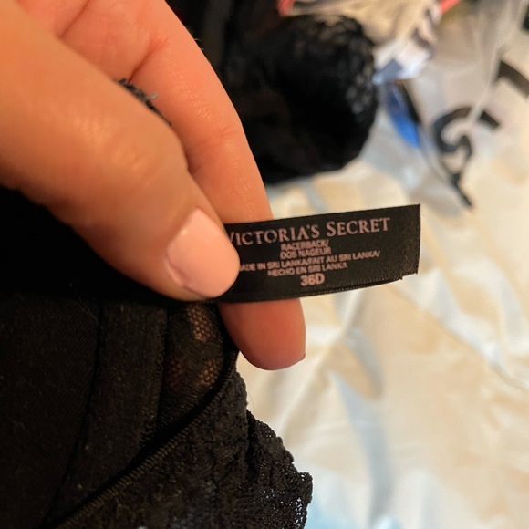 Collection of bras and bralettes - Picture 16 of 16